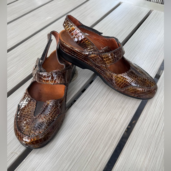 Helle Comfort Brown Croc-Embossed Leather Shoes – Size 38 (Like New) - Picture 9 of 10